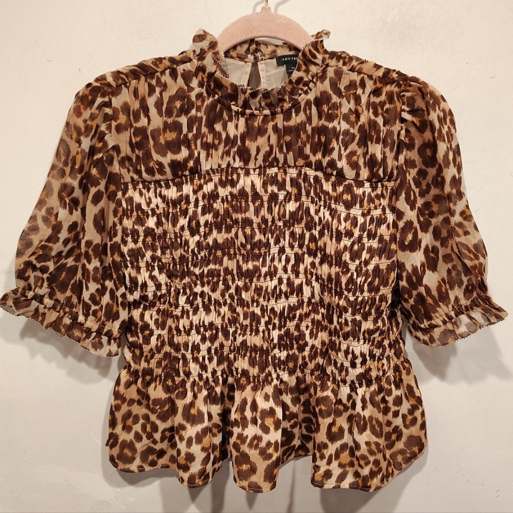 Ann Taylor Animal Print Smocked Ruffle Blouse Sz XS Casual Romantic Career Boho